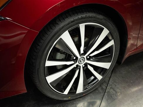 Used 2019 Nissan Altima 2.5 Platinum image 4