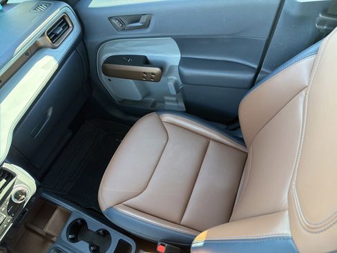 Used 2024 Ford Maverick Lariat w/ 4K Tow Package image 11