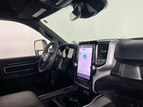 Used 2025 RAM 3500 Big Horn image 32