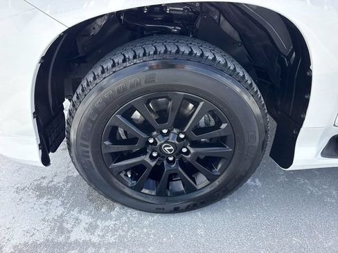 Certified 2023 Lexus GX 460 w/ Black Line Special Edition AWD/4WD image 10