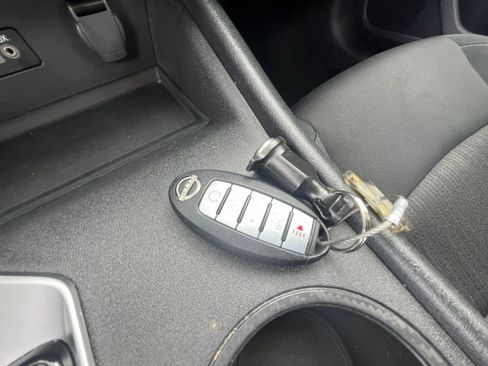 Used 2025 Nissan Altima 2.5 SV FWD image 21