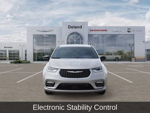 New 2026 Chrysler Pacifica Select FWD image 7