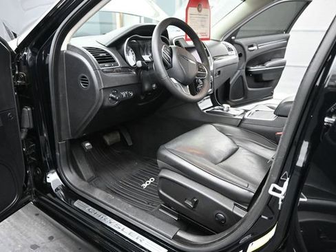 Used 2023 Chrysler 300 Touring L w/ Comfort Group RWD image 9