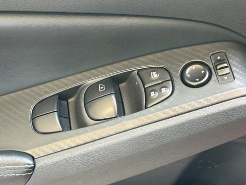 Certified 2025 Nissan Altima 2.5 SV FWD image 12