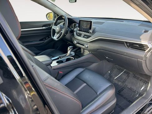 Used 2025 Nissan Altima 2.5 SR FWD image 24