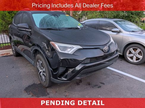 Used 2018 Toyota RAV4 LE FWD image 1