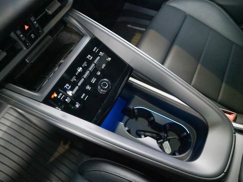 New 2024 Porsche Macan 4 Electric image 21