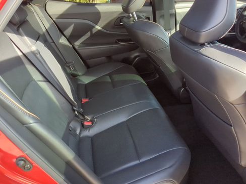 Used 2023 Toyota Crown Limited image 30