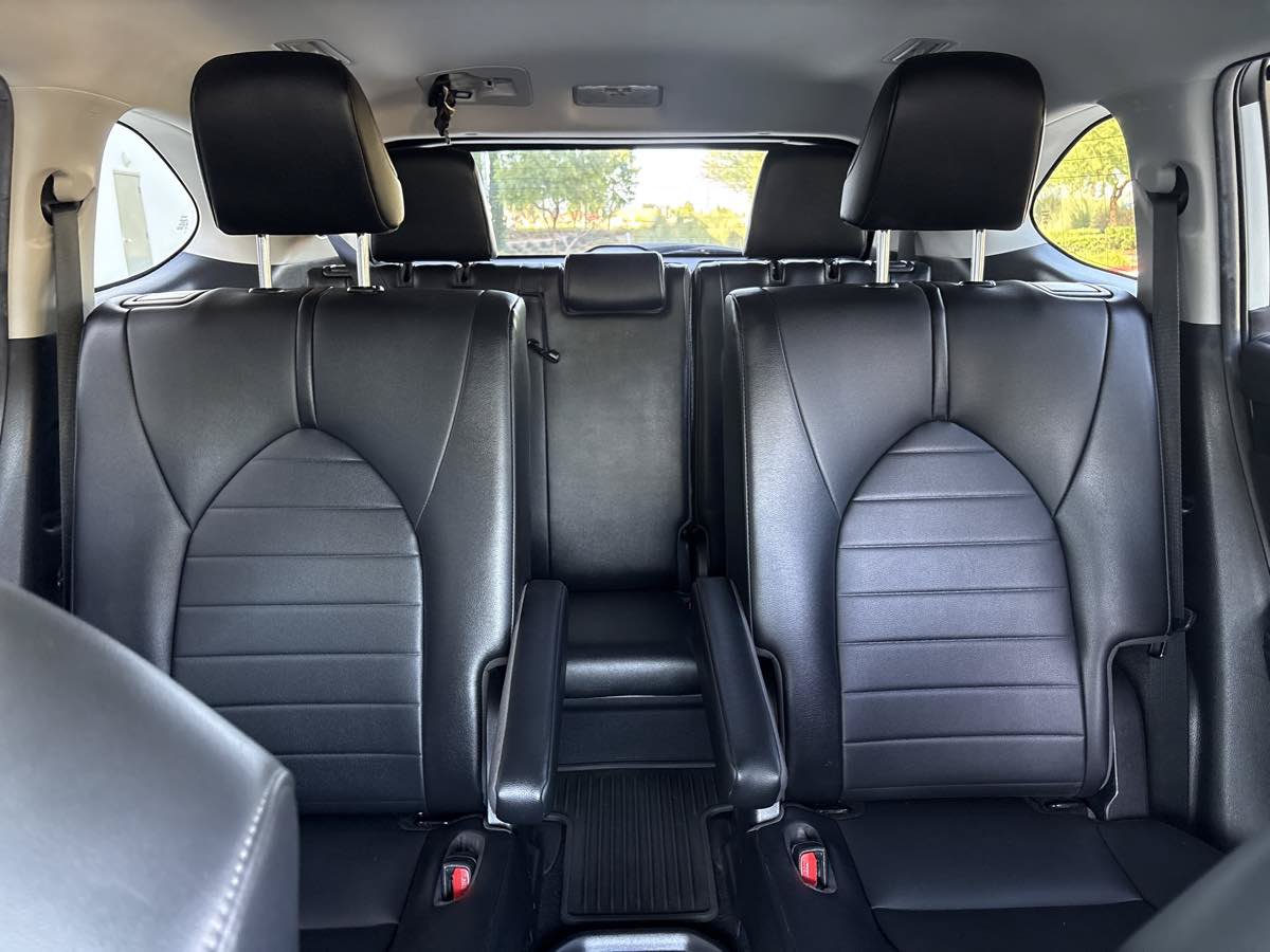 Used 2020 Toyota Highlander XLE FWD image 29