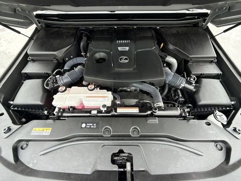 Used 2024 Lexus GX 550 550 Premium+ w/ Accessory Package (31) image 28