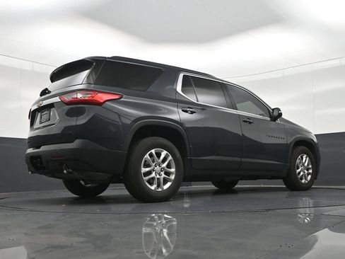 Used 2021 Chevrolet Traverse LT FWD image 28