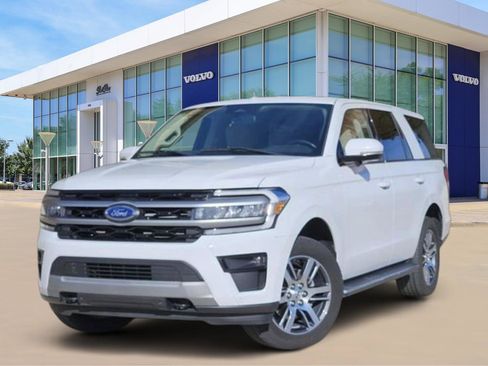 Used 2023 Ford Expedition XLT image 1