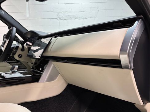 New 2025 Land Rover Range Rover SE image 29