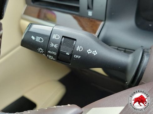 Used 2016 Lexus ES 350 w/ Luxury Package w/Wood Trim FWD image 30