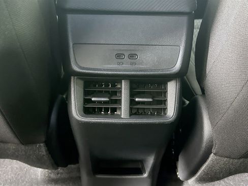 Used 2025 Chevrolet Equinox LT w/ Safety and Technology Package FWD image 27