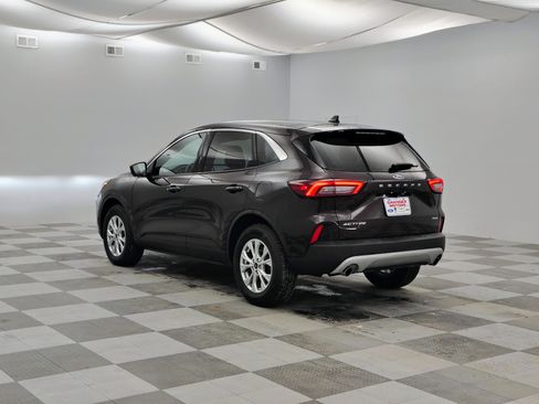 Used 2023 Ford Escape Active w/ Tech Pack #2 image 9