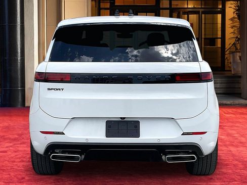 New 2026 Land Rover Range Rover Sport Dynamic SE AWD/4WD image 7