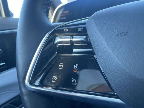 Certified 2024 Cadillac Lyriq Luxury image 11