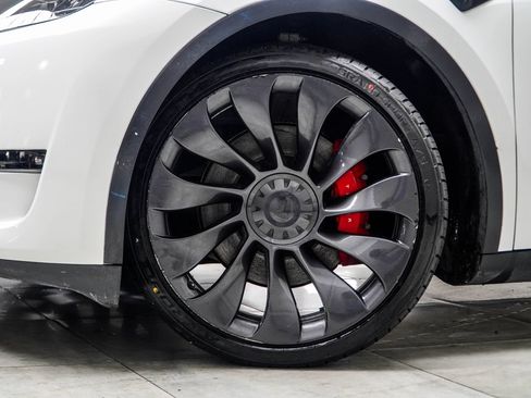 Used 2023 Tesla Model Y Performance AWD/4WD image 6