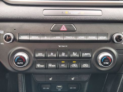 Certified 2022 Kia Sportage LX w/ LX FWD Value Edition Package image 19