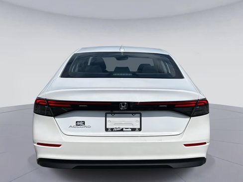 Certified 2023 Honda Accord EX image 5