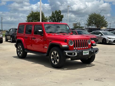Used 2022 Jeep Wrangler Unlimited Sahara w/ LED Lighting Group AWD/4WD image 12