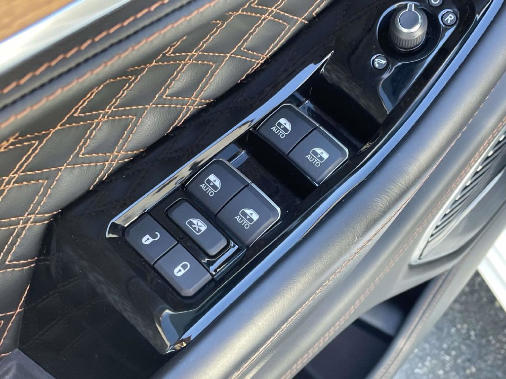 Certified 2023 Jeep Grand Cherokee L Summit AWD/4WD image 27