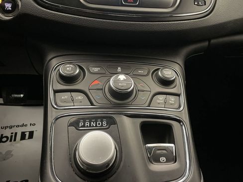 Used 2016 Chrysler 200 S w/ Comfort Group AWD/4WD image 9