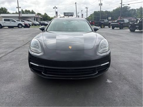 Used 2019 Porsche Panamera RWD image 2