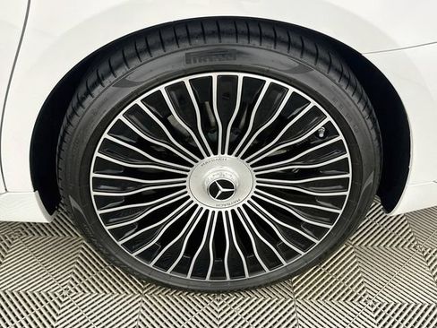 Used 2024 Mercedes-Benz Maybach S 580 4MATIC image 25