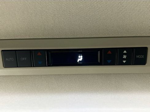 New 2026 Toyota Sienna XLE FWD image 26