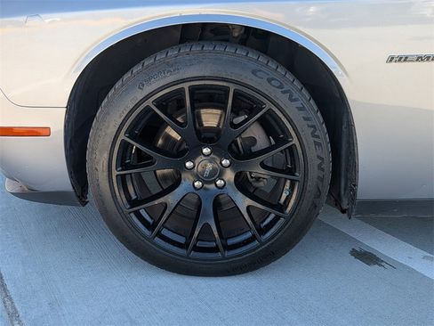Used 2018 Dodge Challenger R/T image 10