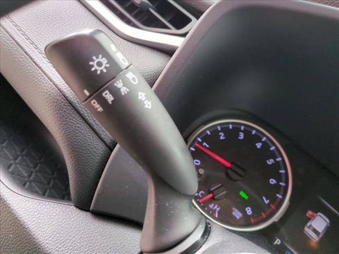 Used 2020 Toyota RAV4 LE AWD/4WD image 11