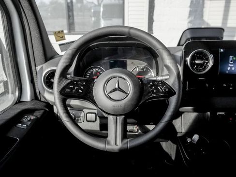 Used 2026 Mercedes-Benz Sprinter 2500 image 16