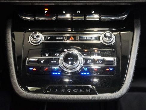 Used 2022 Lincoln Corsair AWD w/ Premium Package image 22