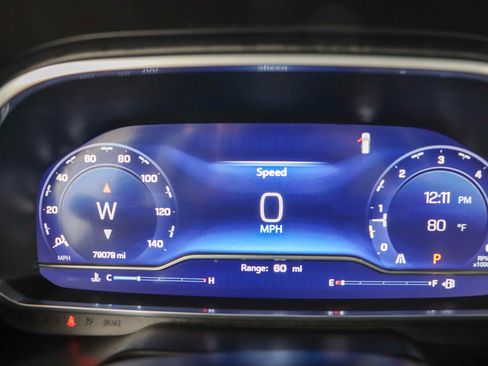 Used 2023 Chevrolet Suburban LT image 16