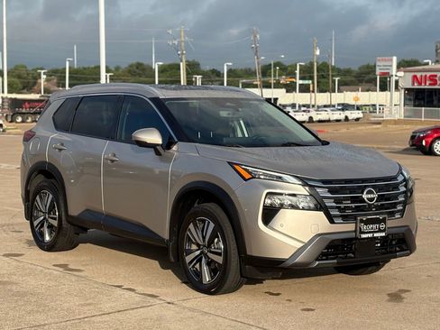 Certified 2024 Nissan Rogue SL w/ SL Premium Package FWD image 6