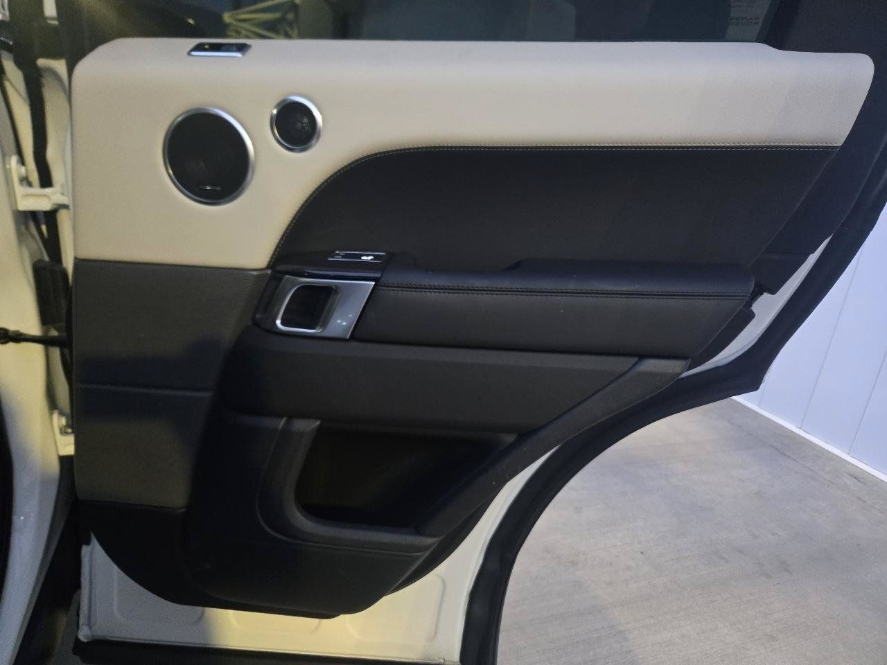 Used 2019 Land Rover Range Rover Sport HSE AWD/4WD image 27