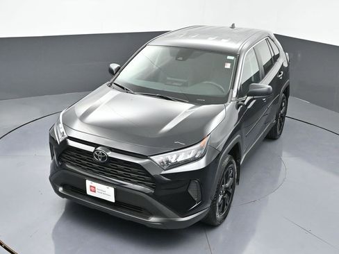 Certified 2022 Toyota RAV4 LE image 40