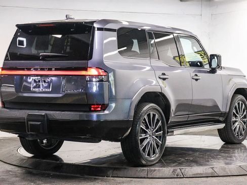 Used 2024 Lexus GX 550 w/ Cold Area Package AWD/4WD image 4