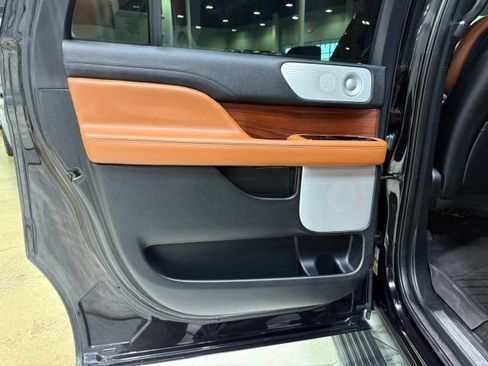 Used 2021 Lincoln Navigator L Reserve RWD image 35