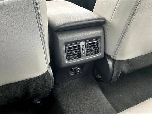 Used 2025 Toyota Camry SE FWD image 23