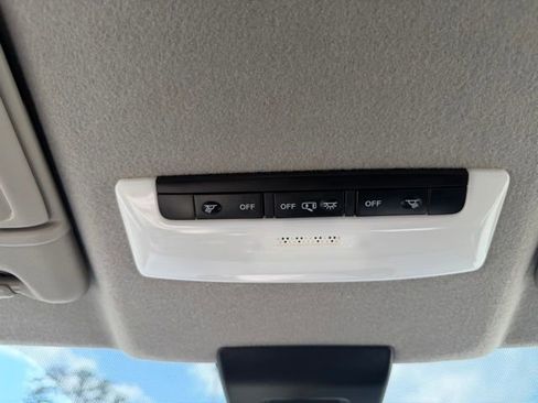 Certified 2025 Nissan Kicks Play S FWD image 28