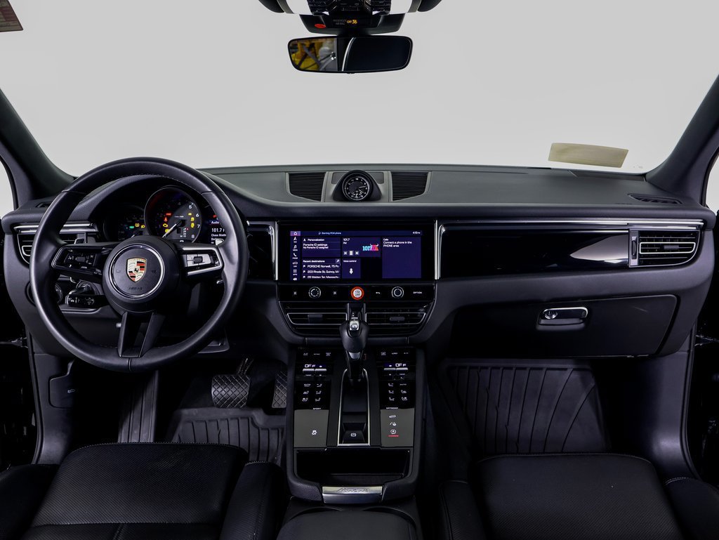 Used 2025 Porsche Macan AWD/4WD image 12