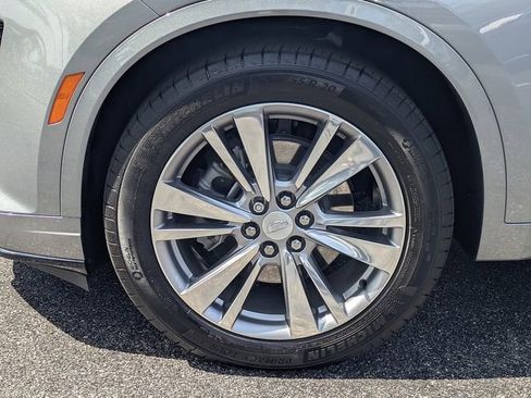 Certified 2023 Cadillac XT6 Premium Luxury FWD image 11