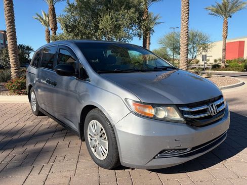 Used 2016 Honda Odyssey LX image 1