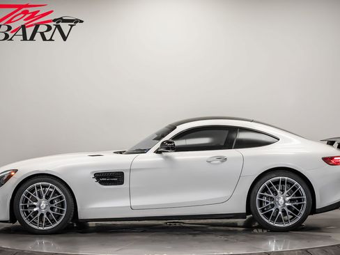 Used 2017 Mercedes-Benz AMG GT Coupe image 2