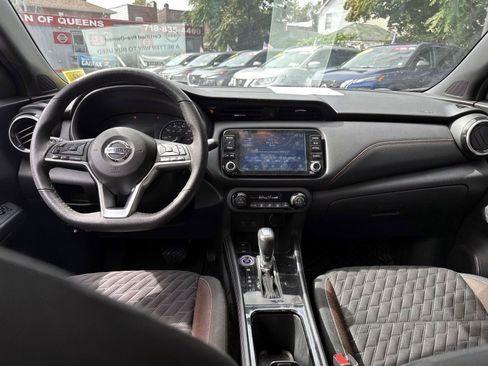 Used 2021 Nissan Kicks SR FWD image 12
