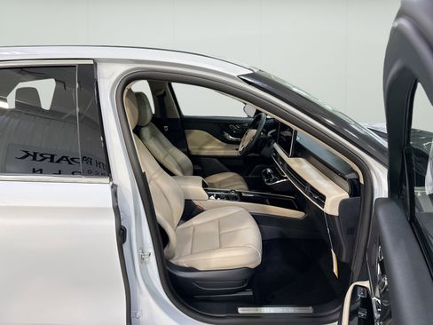 New 2026 Lincoln Corsair Premiere FWD image 28