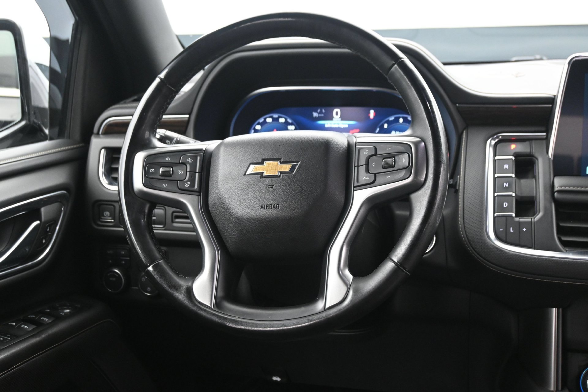 Used 2023 Chevrolet Suburban Premier AWD/4WD image 21